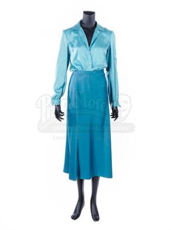 Maggie Beauford's (Jessica Chastain) Waitress Blouse and Skirt