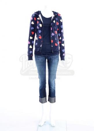 TRUE BLOOD (2008 - 2014) - Sookie Stackhouse's (Anna Paquin) Hoodie Ensemble